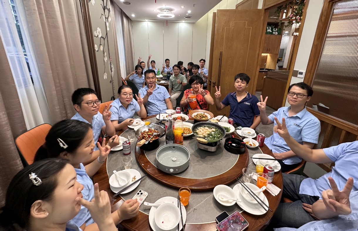恒誠偉業(yè)uv打印機廠家銷售部團建?。。? title=